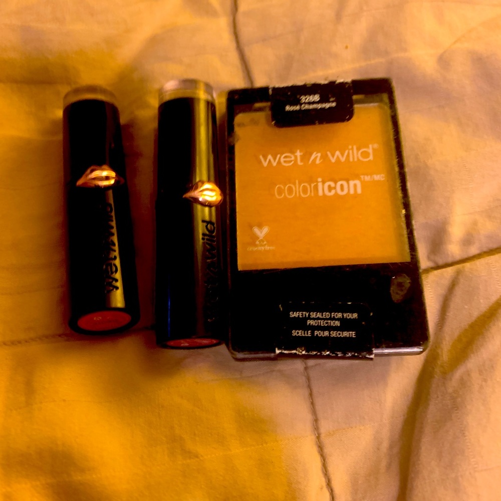 Wet n wild bundle!